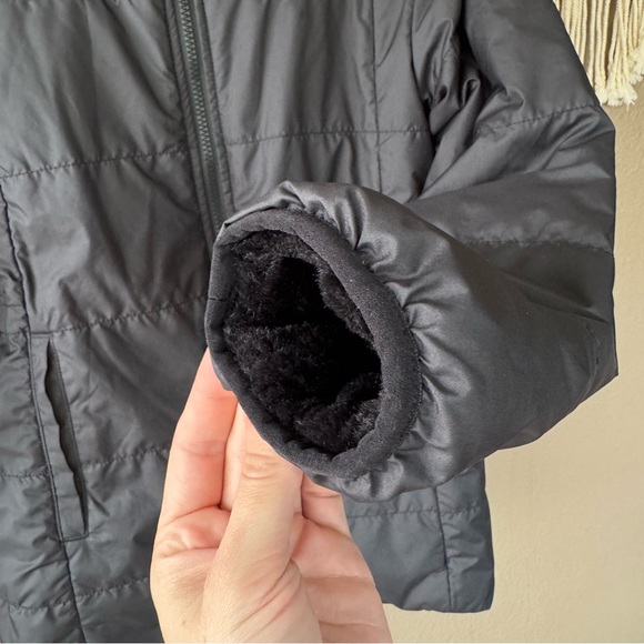 The North Face Girls Reversible Black Mossbud Swirl Parka Jacket - Picture 6 of 9